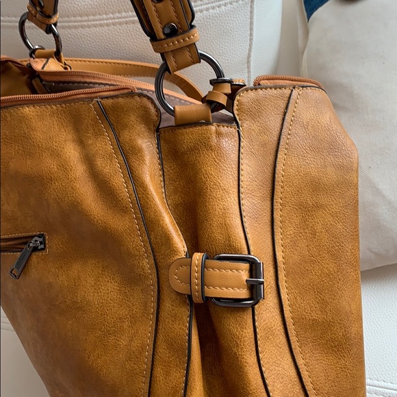 Spacious shoulder bag by D&D, NWOT - Picture 7 of 9